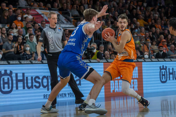 湖人队通过 湖人队通过